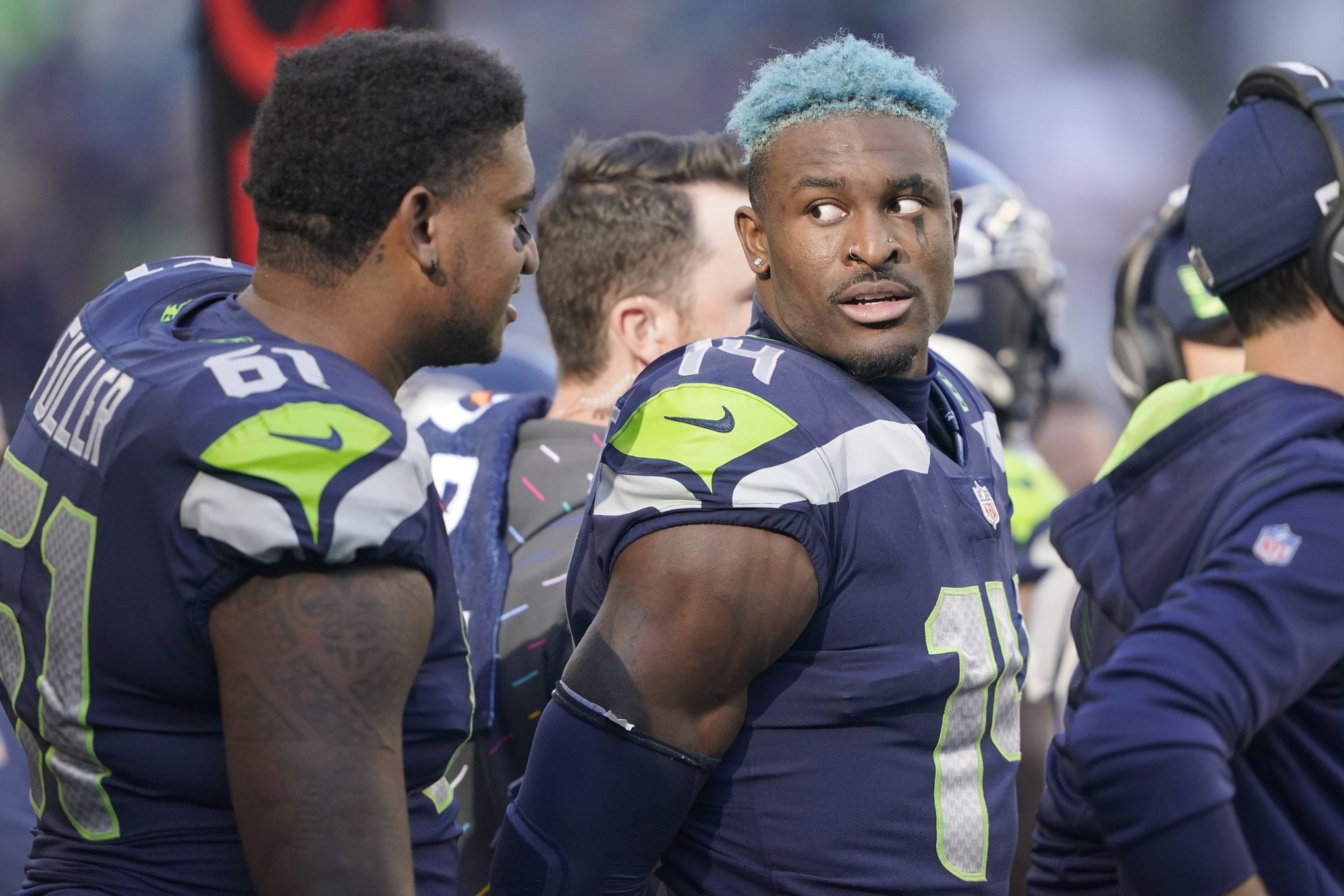 Seahawks release RB Chris Carson as he is set to retire at age 27