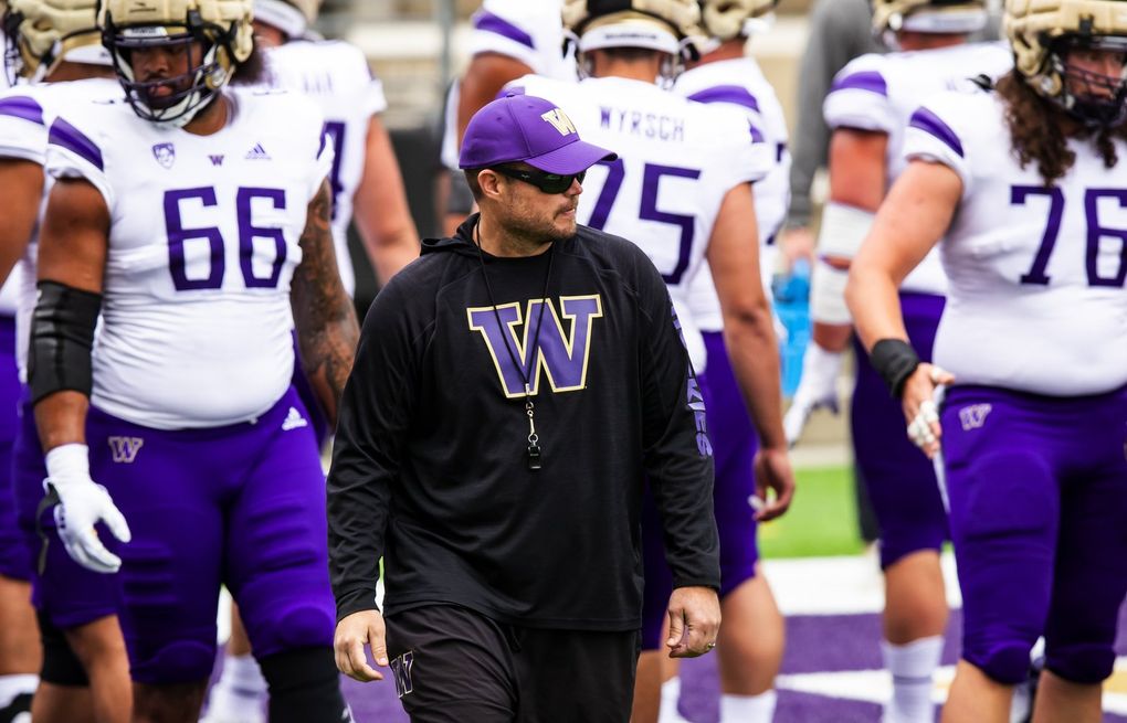 UW Huskies unveil 'multifaceted' offense in three-quarter