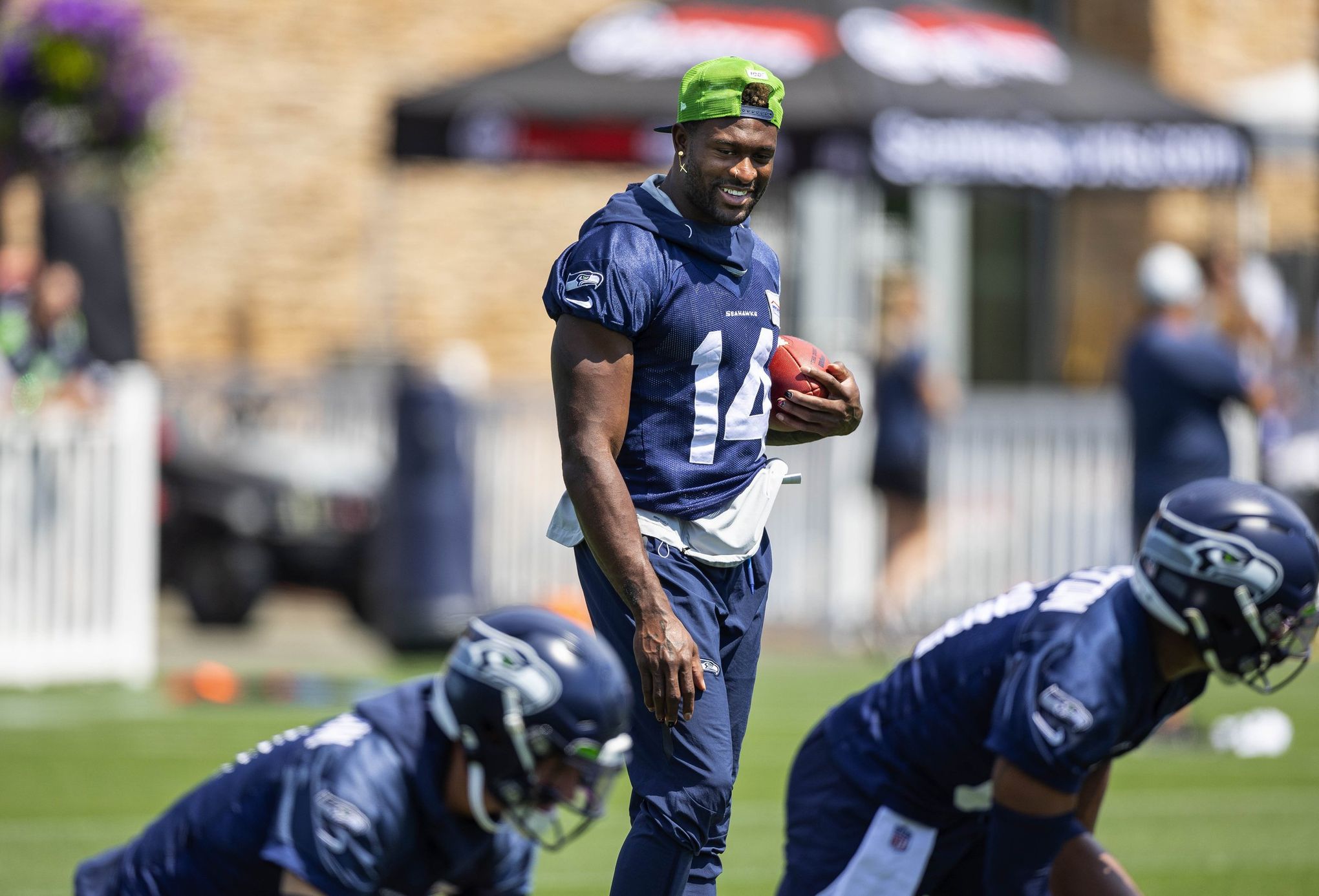 Seattle Seahawks WR D.K. Metcalf signs three-year, $72 million contract  extension, NFL News, Rankings and Statistics