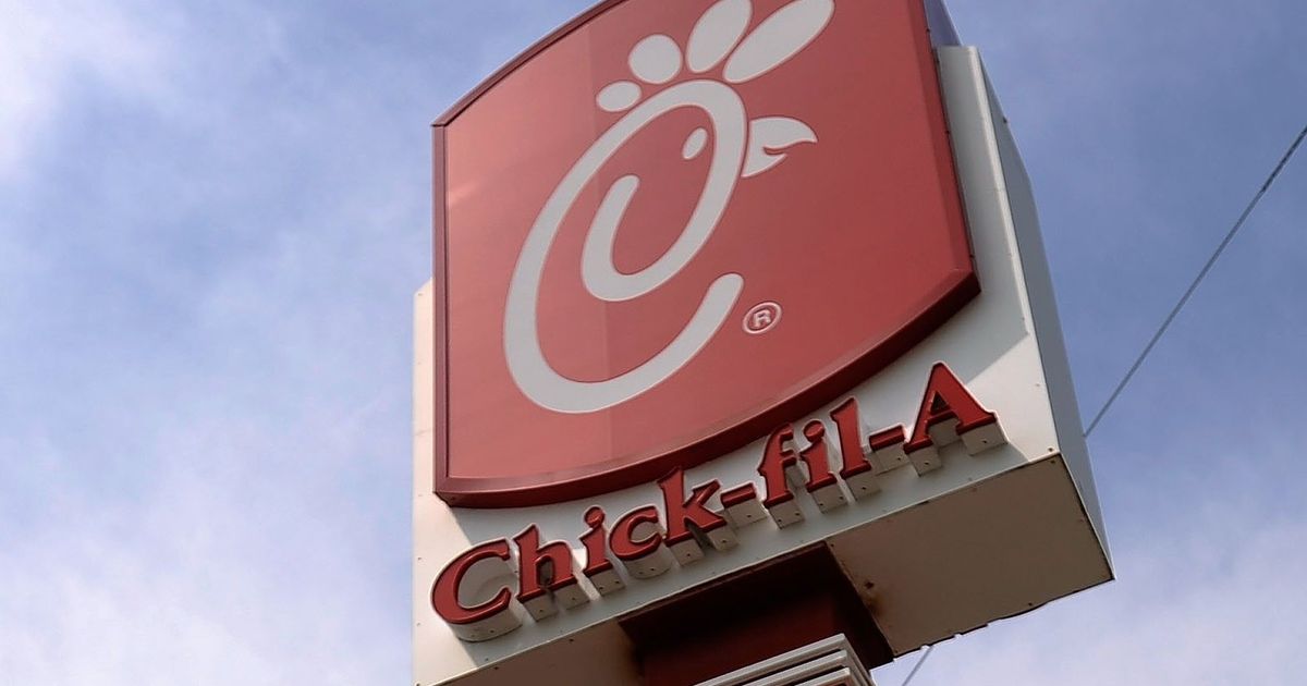 Chick-Fil-A backtracks from its no-antibiotics-in-chicken pledge ...