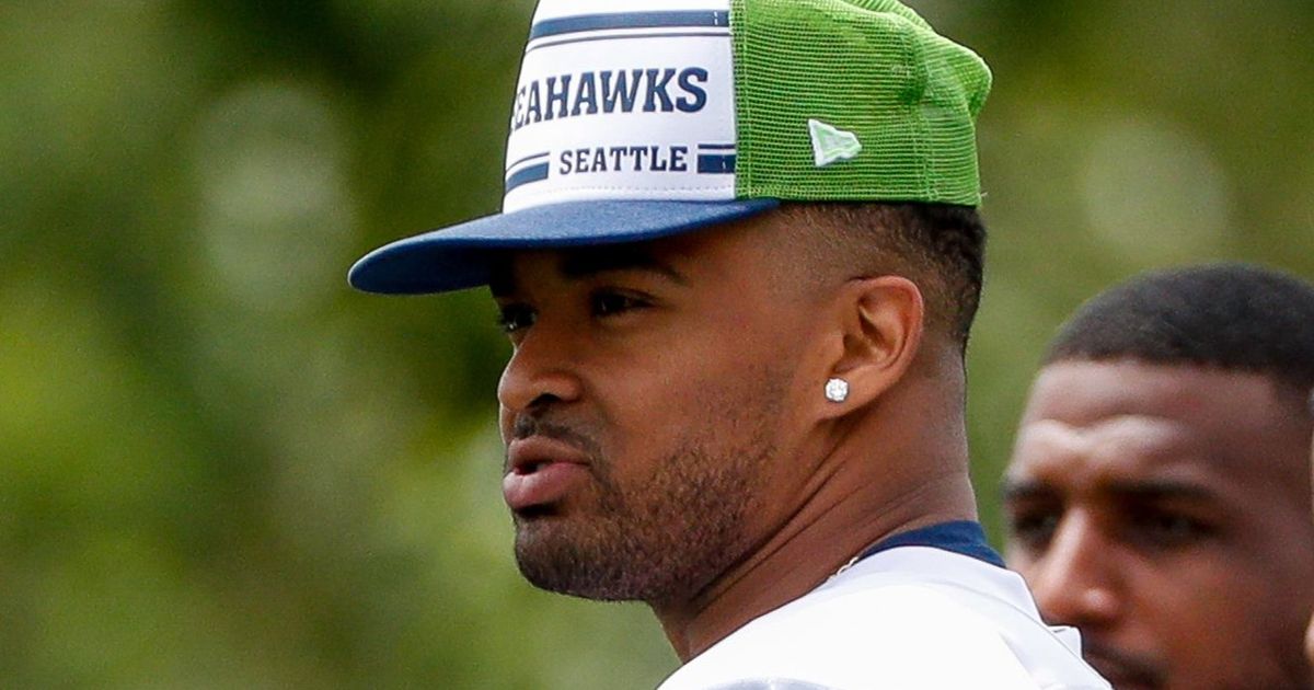 Seattle Seahawks still dealing with Jamal Adams holdout, Geno Smith leaves  with injury in loss to Raiders and more - Revenge of the Birds