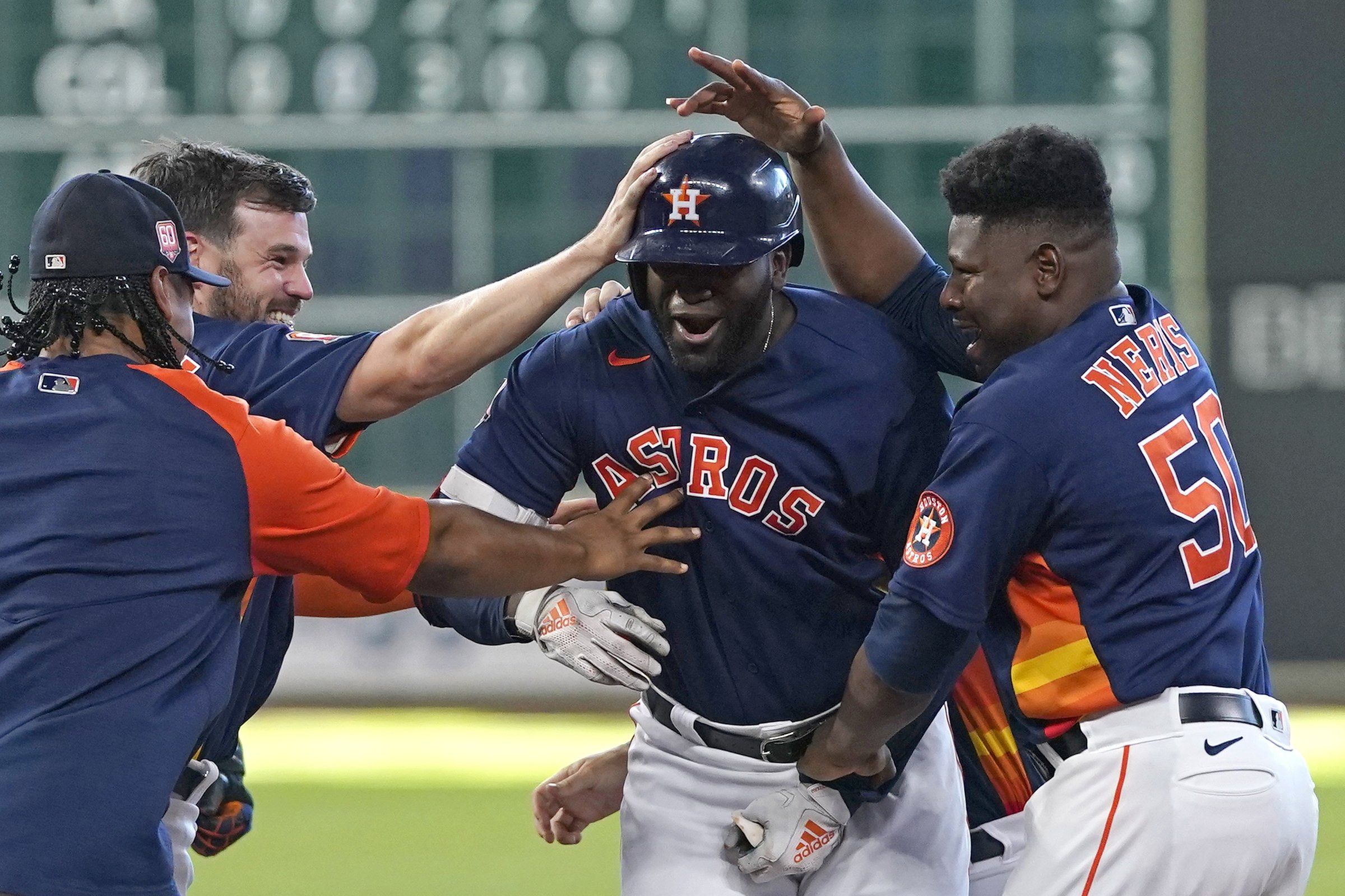 vs. Astros, fall in 10th inning 