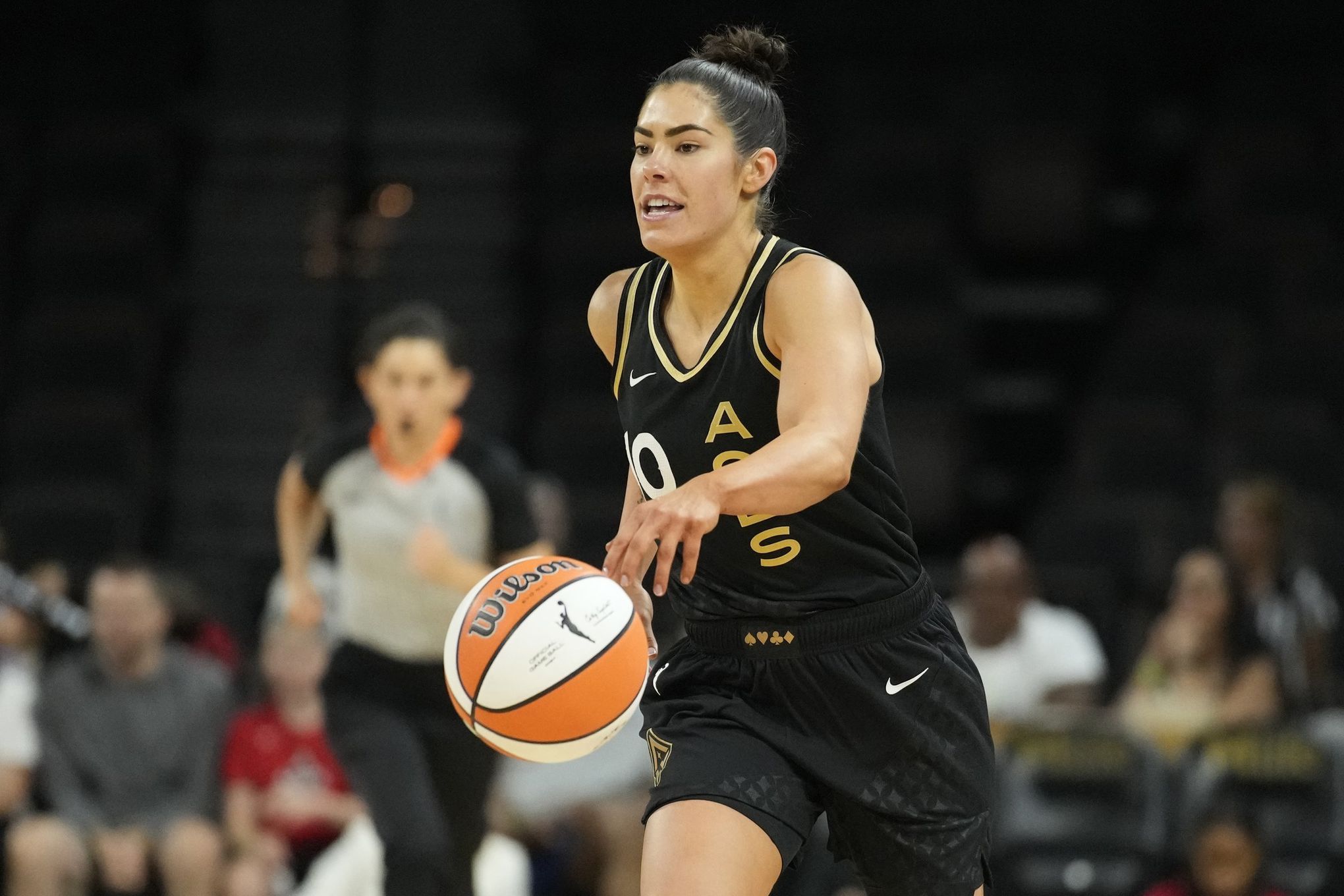 Former UW standout Kelsey Plum signs contract extension with Las