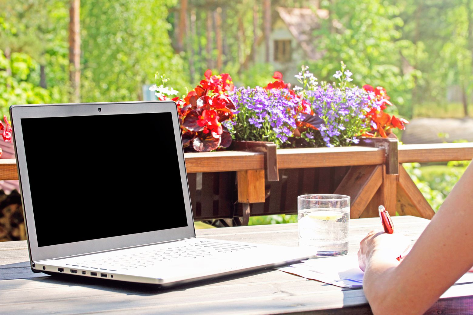 Remote work fueled U.S. productivity growth during pandemic, study says |  The Seattle Times