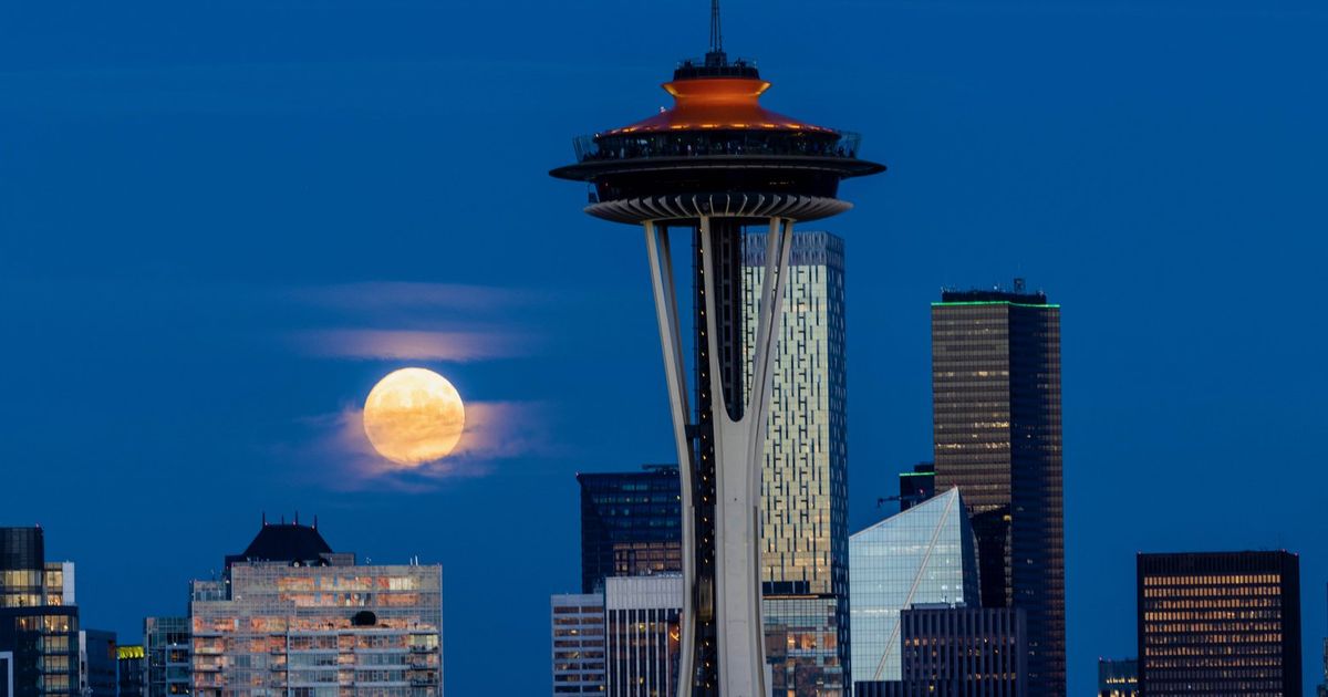 Photos See the supermoon over Seattle The Seattle Times