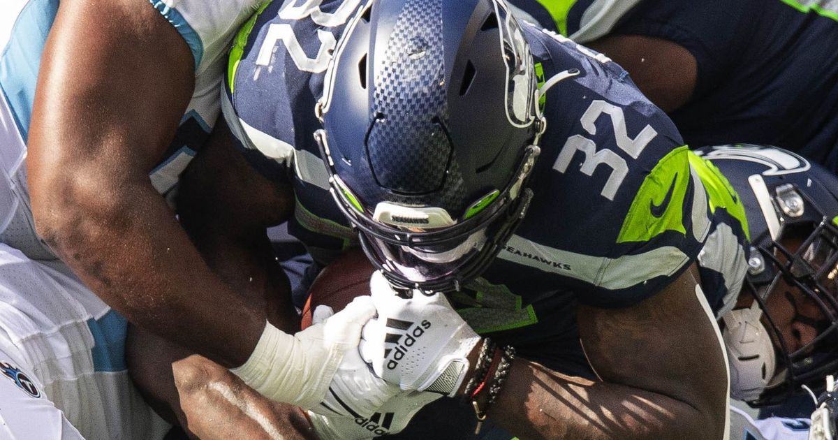 Seahawks' Chris Carson retiring from NFL after five seasons due to