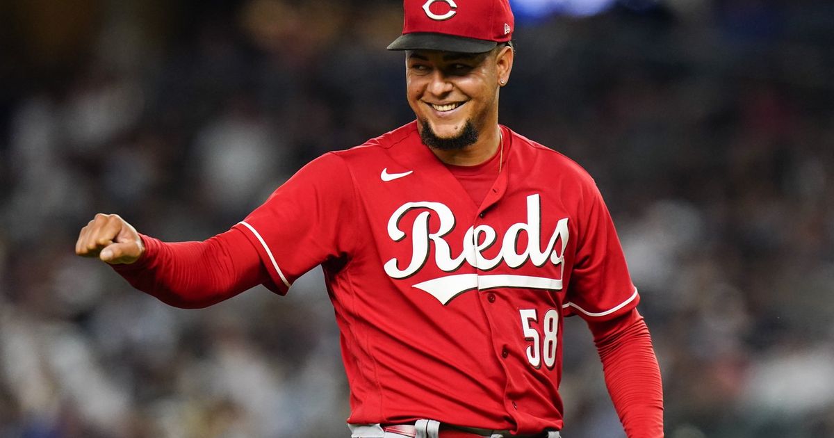 Luis Castillo trade details: Mariners acquire Reds ace for top-end  prospects