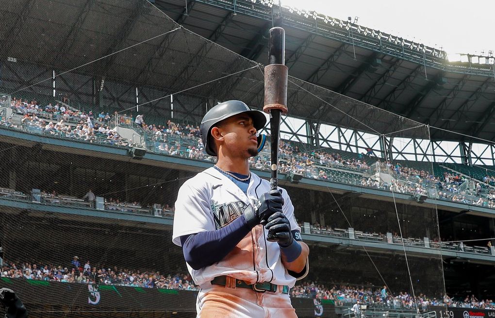 Julio Rodríguez hits 30th home run, but Mariners fall 8-5 to