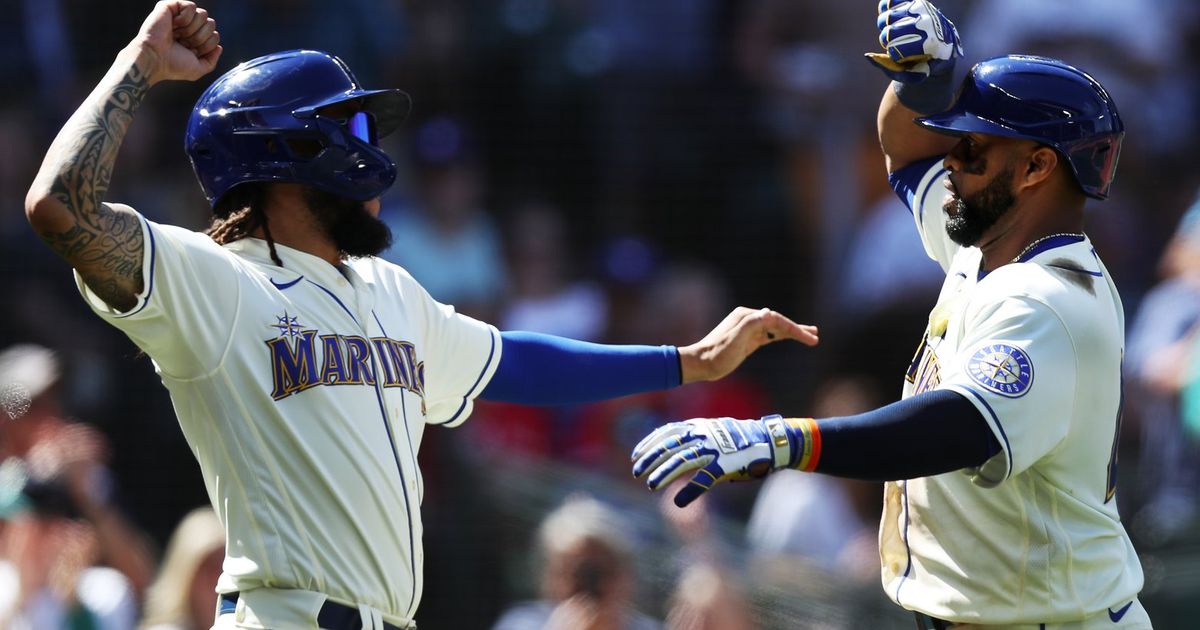 Mariners erase 7-run deficit, sweep Blue Jays with 10-9 win