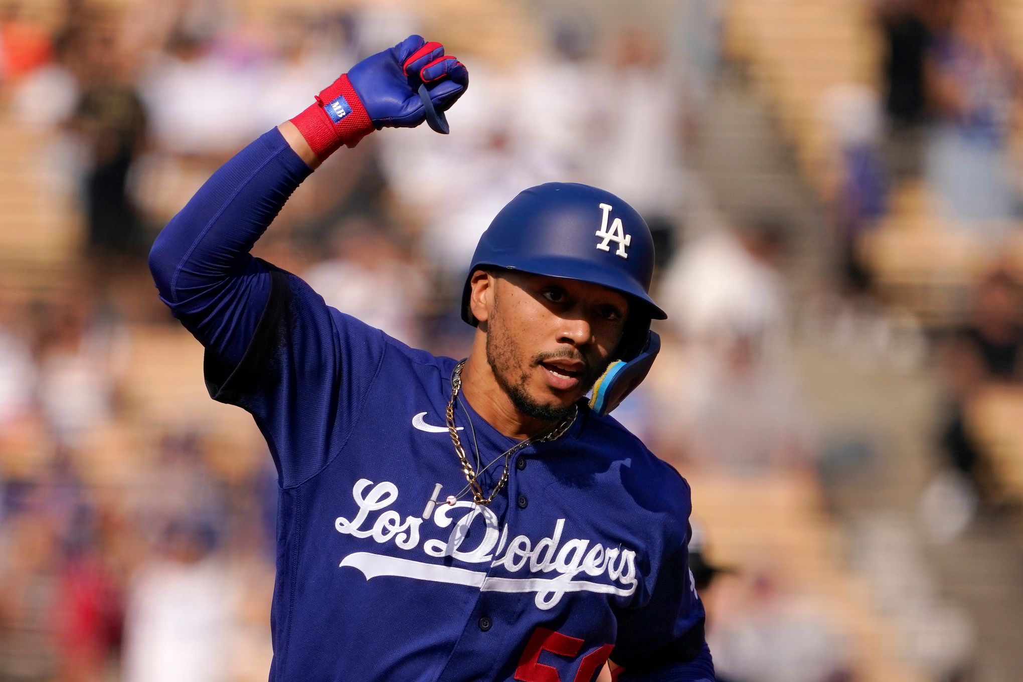 Dodgers All-Star Mookie Betts matches career high with five hits