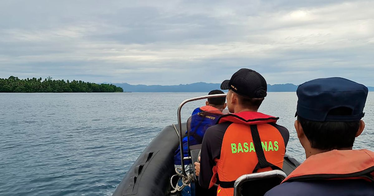 Rescuers search for 13 after boat sinks in Indonesian waters The