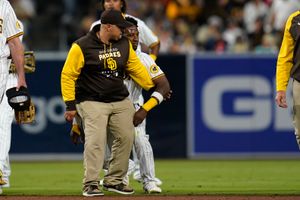 Padres' Jurickson Profar collapses after collision, has concussion