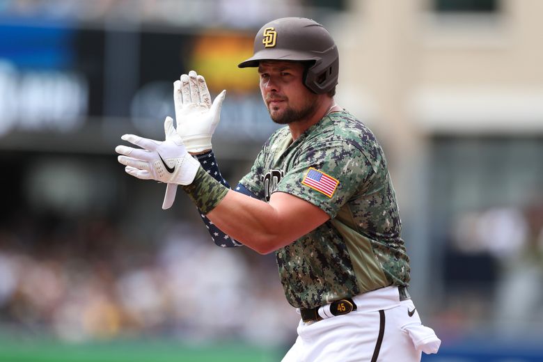 What should the Padres expect from Luke Voit?