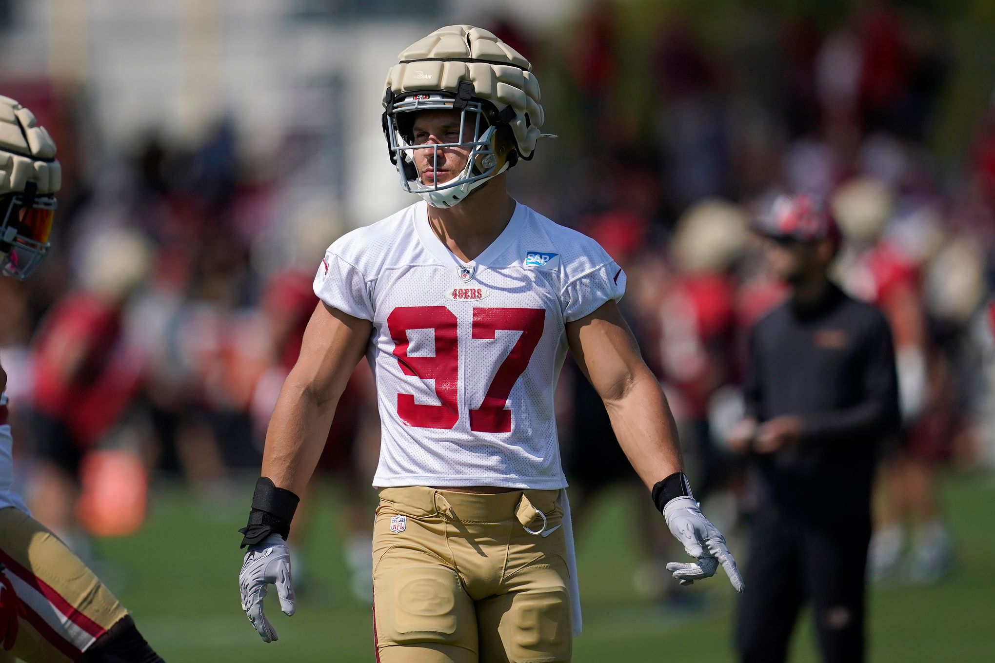 49ers' Nick Bosa Wins 2019 NFL Defensive Rookie of Year Award