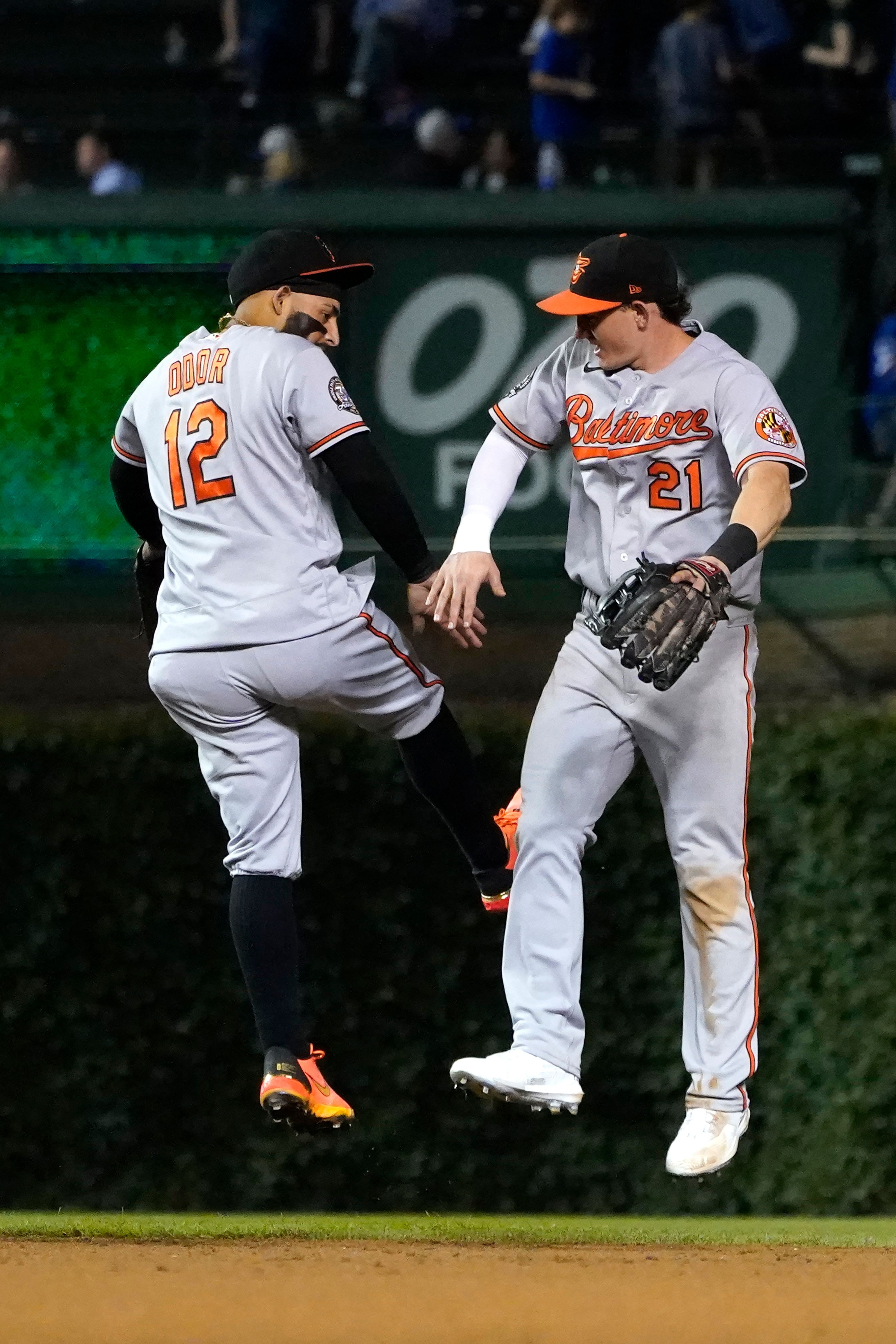 Orioles beat Cubs 7 1 extend winning streak to 10 games The