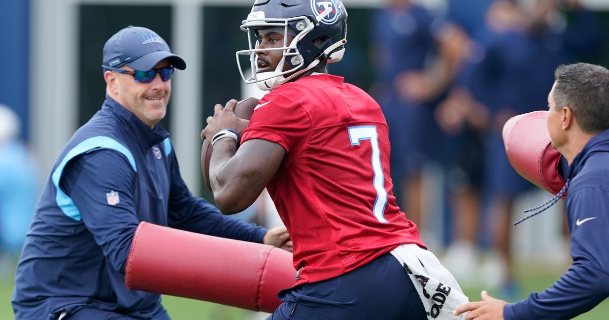 Titans patient as QB Malik Willis makes jump from Liberty