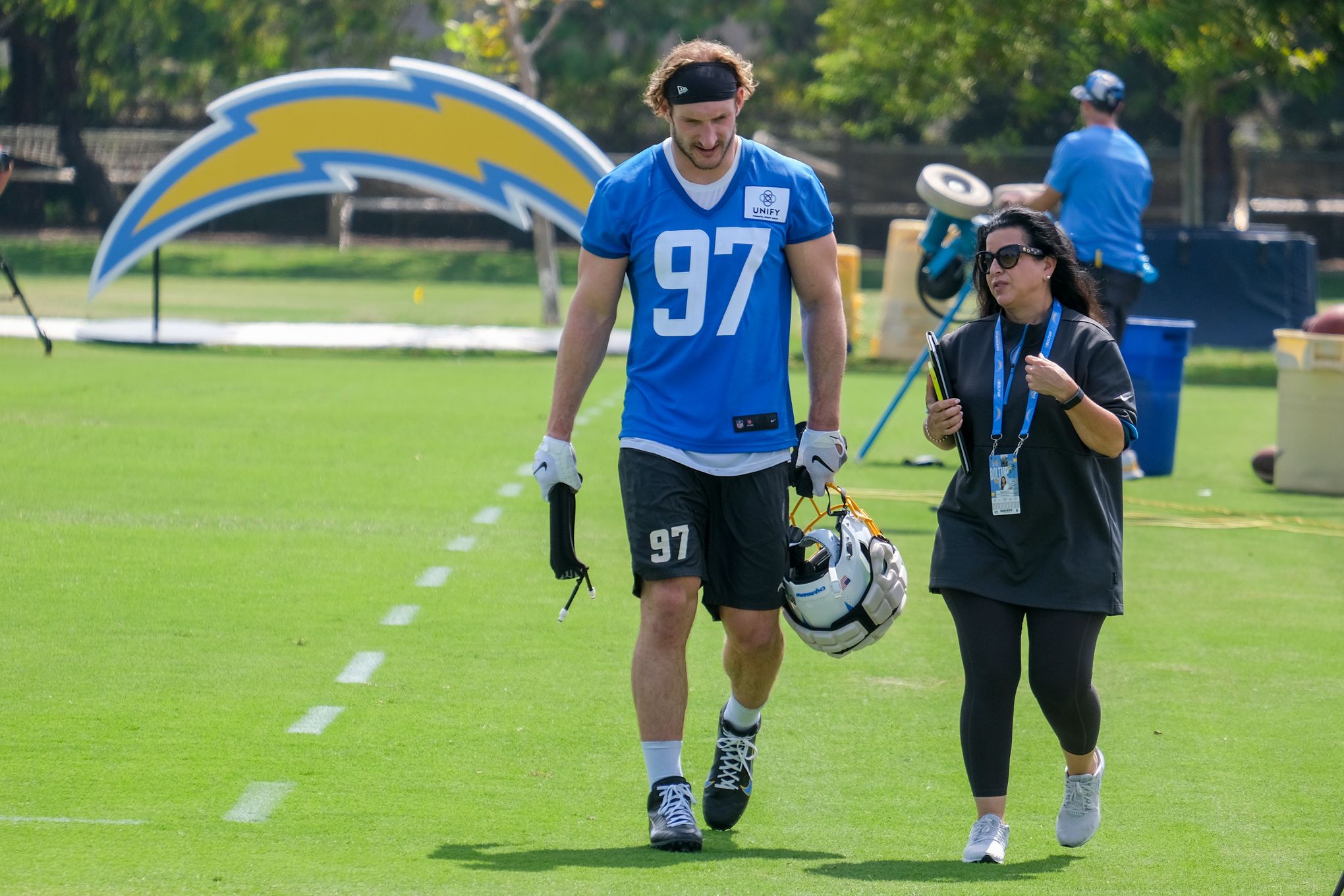 Chargers News: Khalil Mack Becoming More Acquainted To Los Angeles