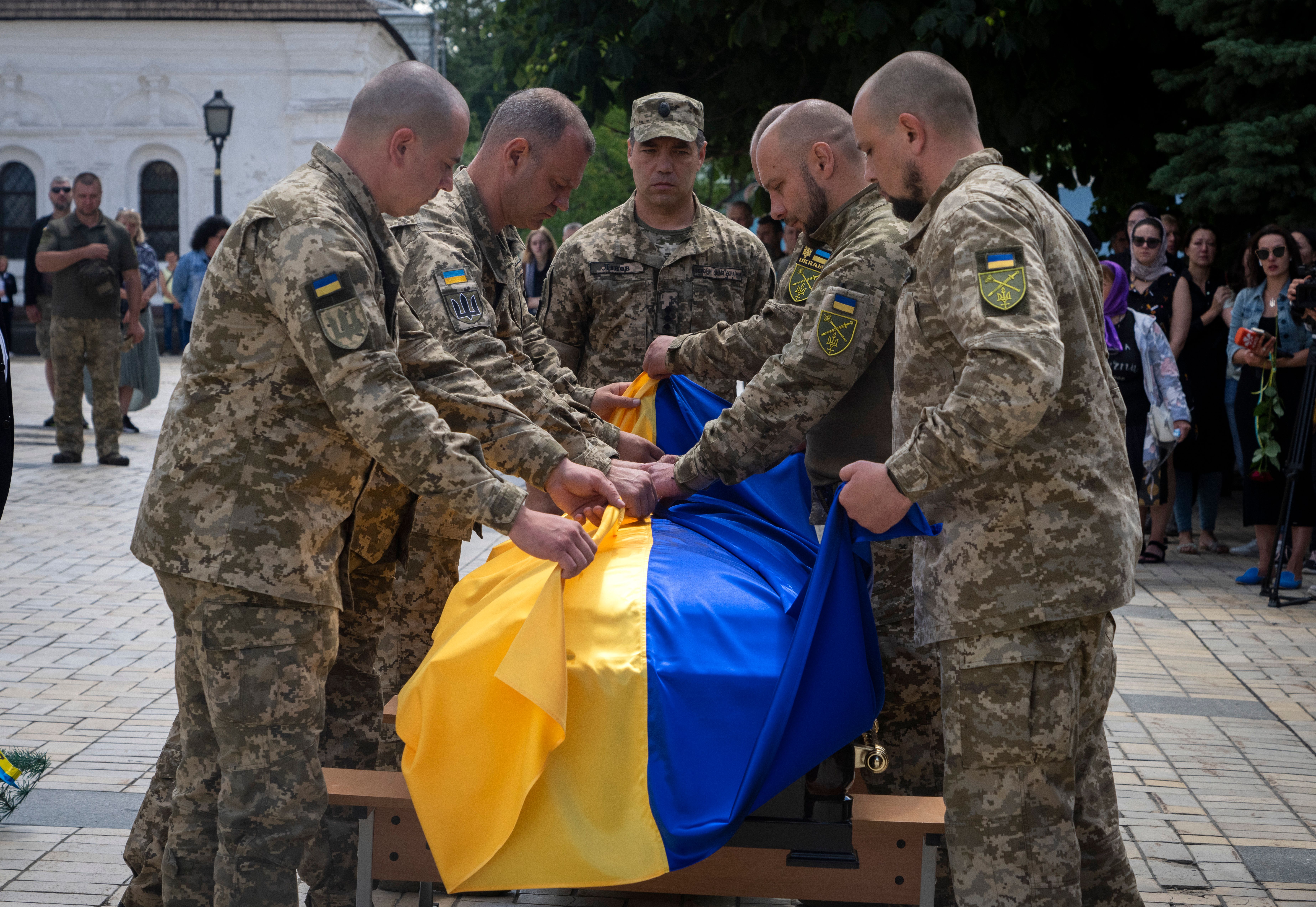 Amid Russia shelling, Ukraine aims to strengthen government | The