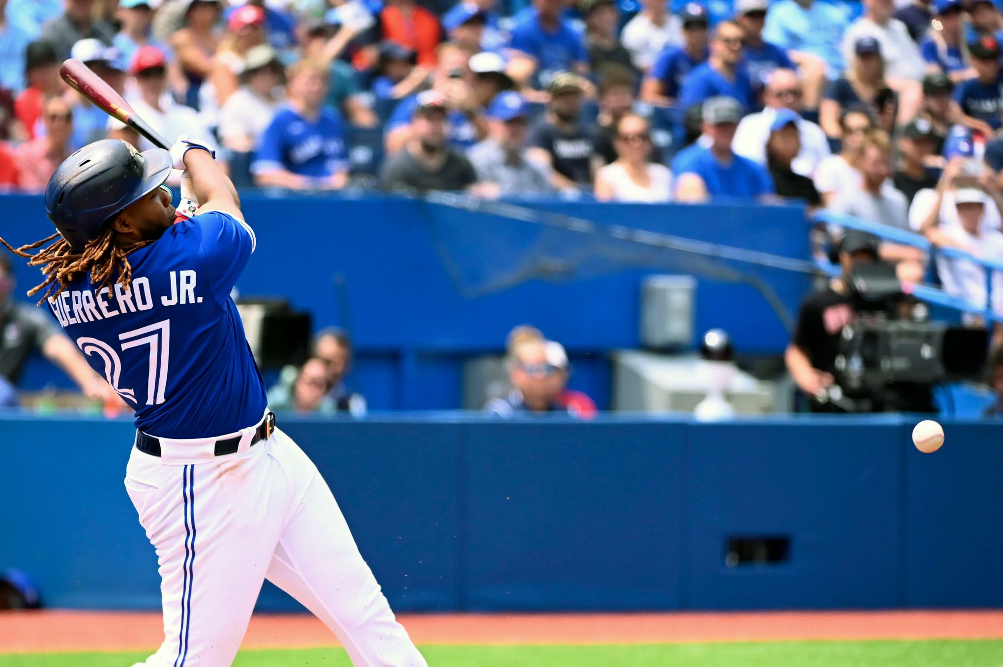 Alejandro Kirk's First Career Major League Home Run! (2020) 