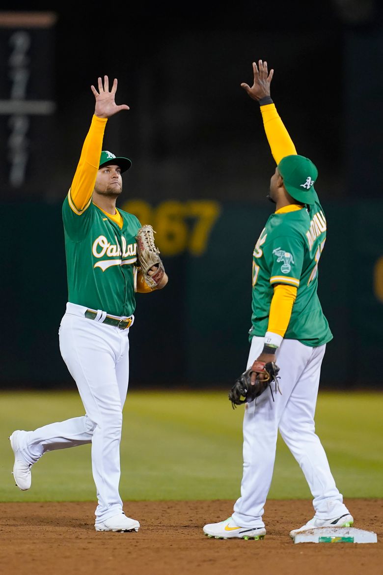 A's benefit from Rangers' defense, win 3-1 for 3rd straight