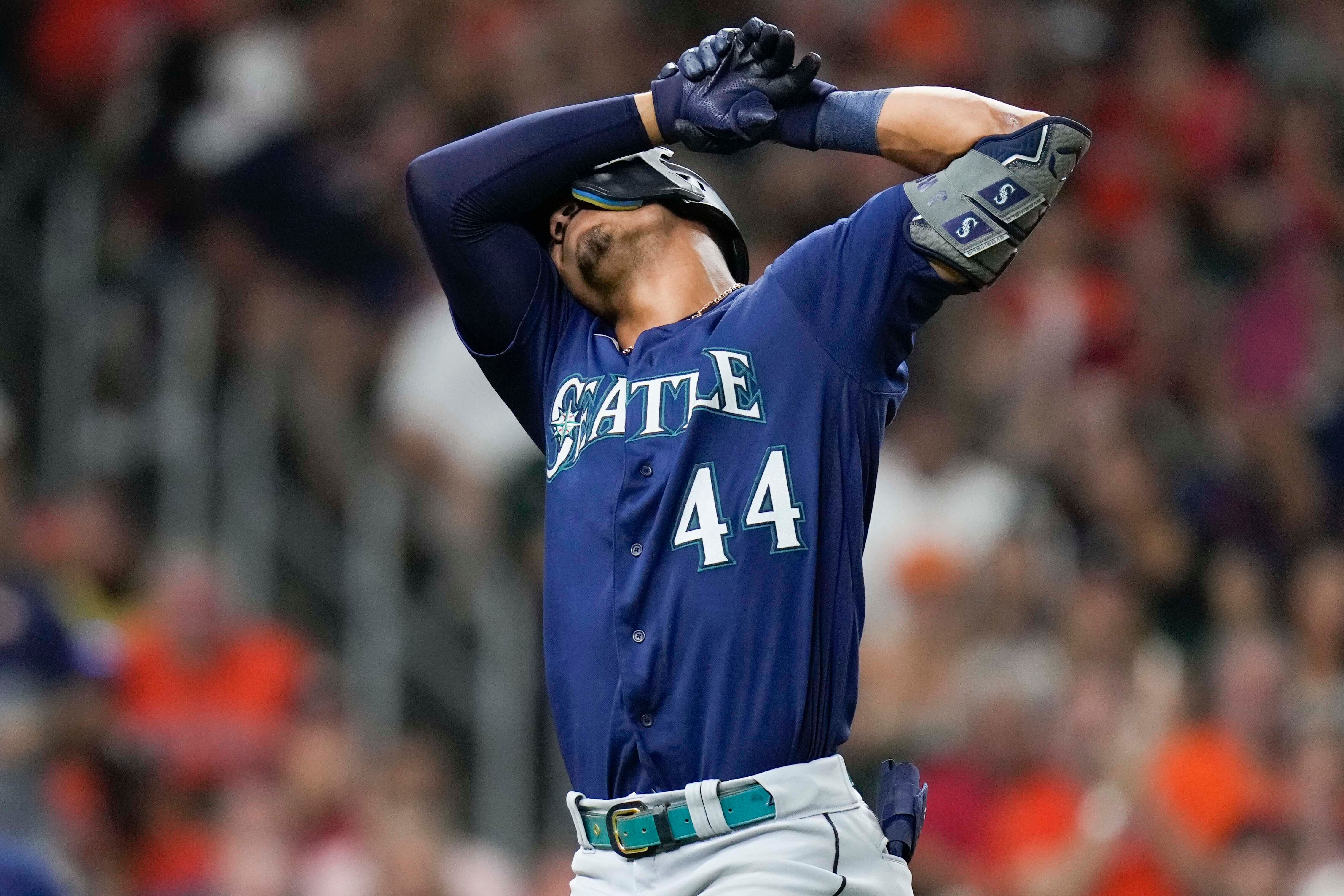 Mariners place Julio Rodriguez on the 