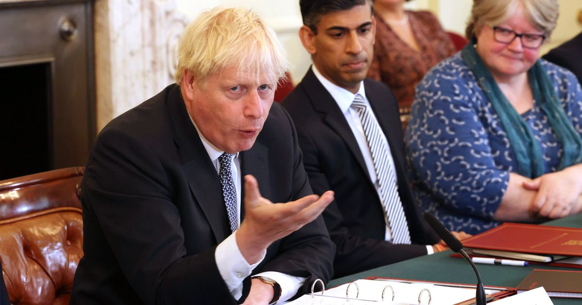 UK’s Johnson vows to stay in office after top ministers quit UK’s Johnson vows to stay in office after top ministers quit