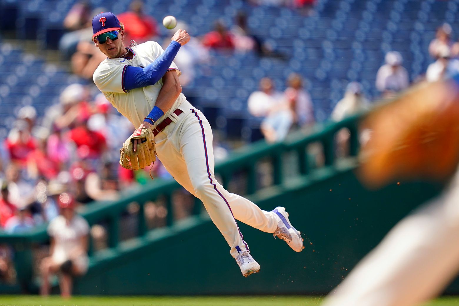 Nationals drop the ball in opener, lose to Braves 7-2