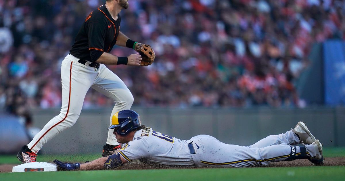 Basesloaded balk in 8th helps Giants edge Brewers 21 The Seattle Times