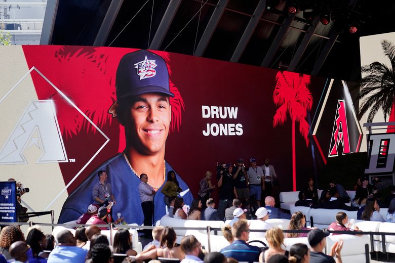 D-backs' Druw Jones likens game to father's, wants to reach MLB