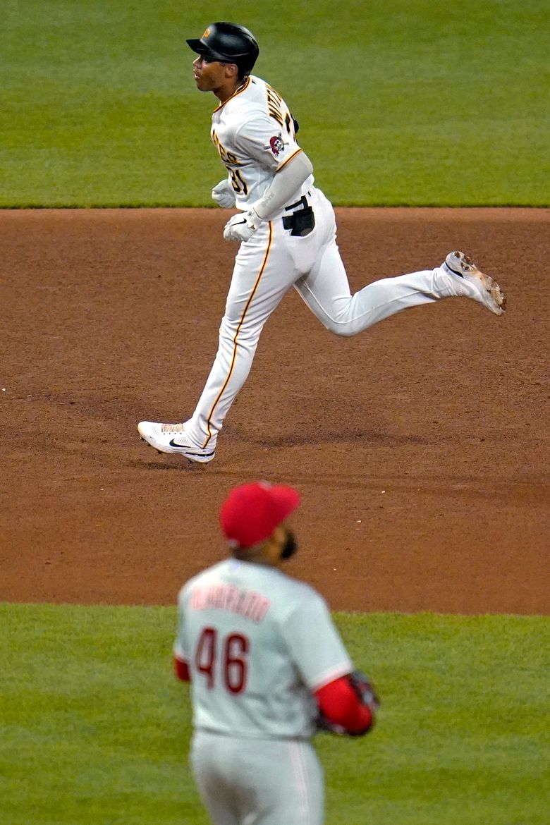 Pittsburgh Pirates right fielder Cal Mitchell fields a single hit