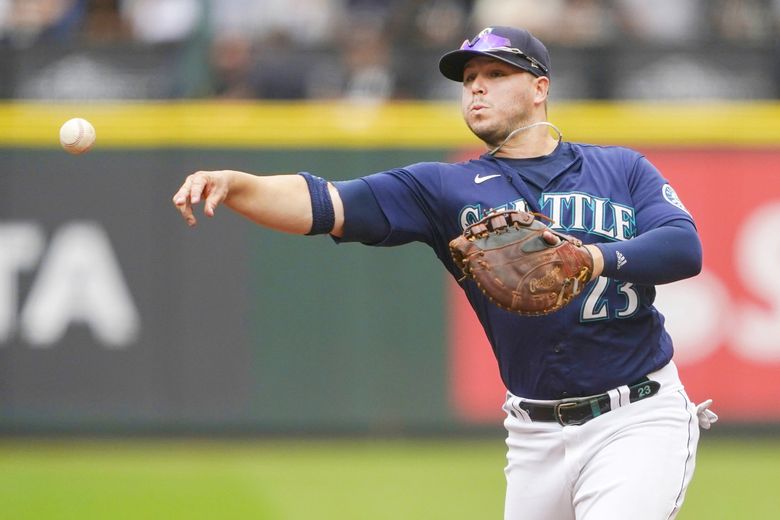 Mariners' Ray loses no-hit bid on ball off his own glove - NBC Sports