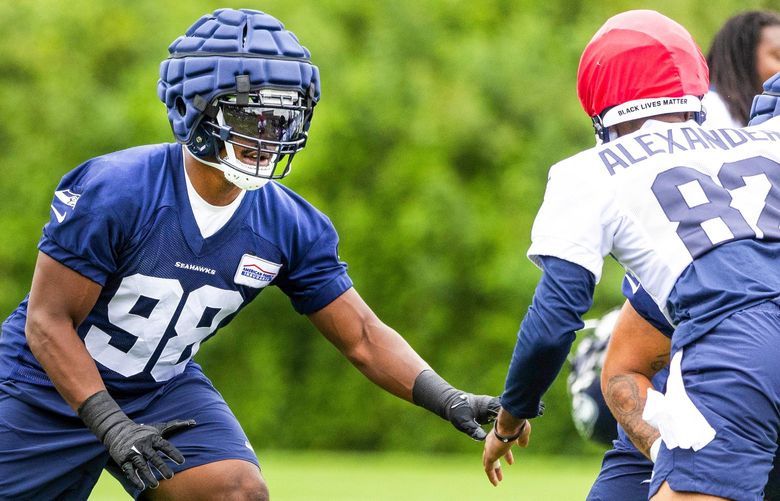 Alton Robinson (98) works out with special teams Wednesday.

The Seattle Seahawks held fall camp Wednesday, August 10, 2022 at the VMAC, in Renton, WA. 221236 221236