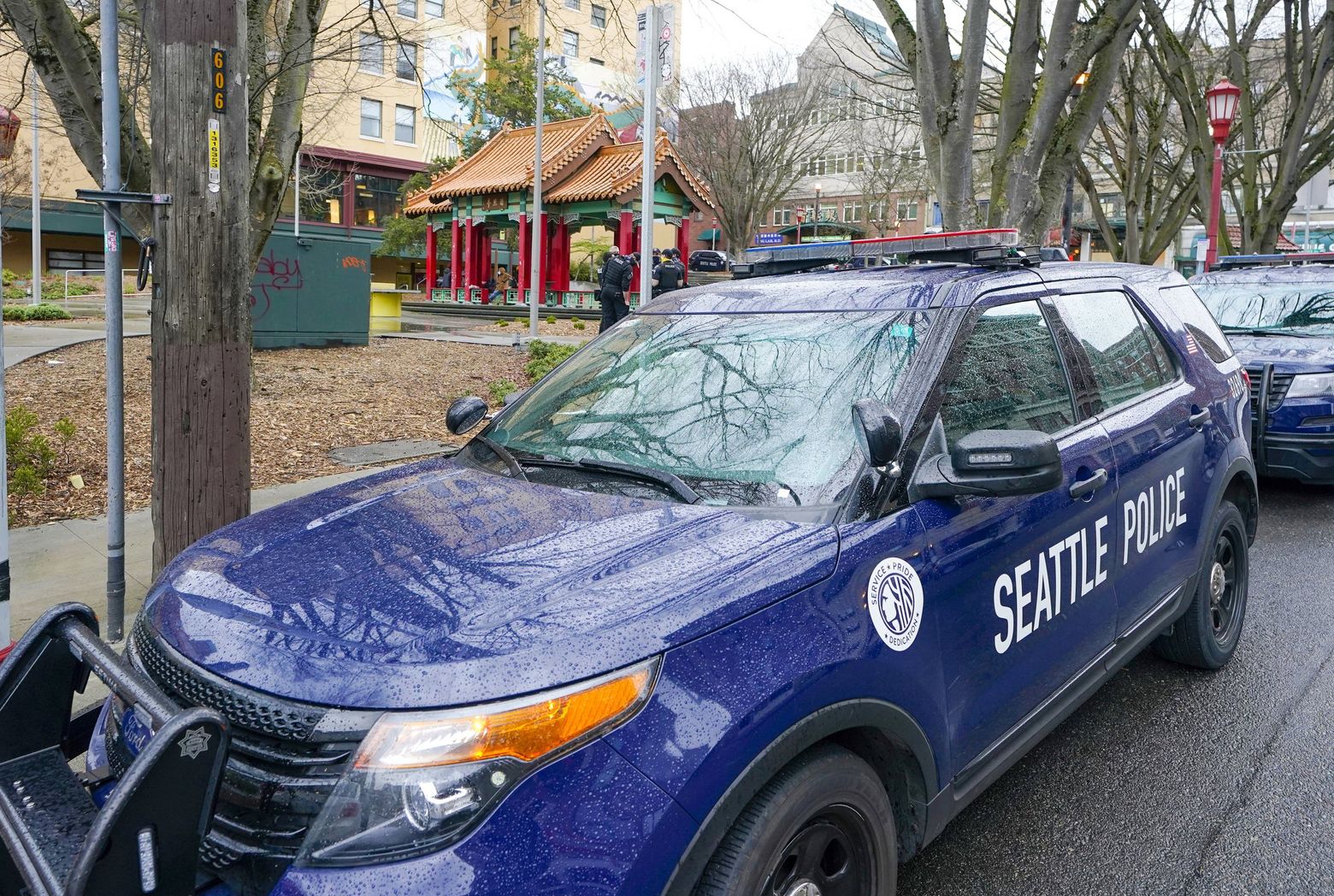 To boost police hiring, Seattle City Council approves more incentives | The  Seattle Times