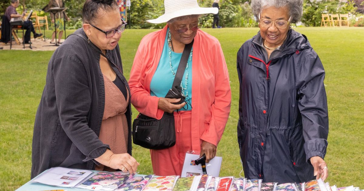 Dunn Gardens partners with Black quilting group to build inclusivity