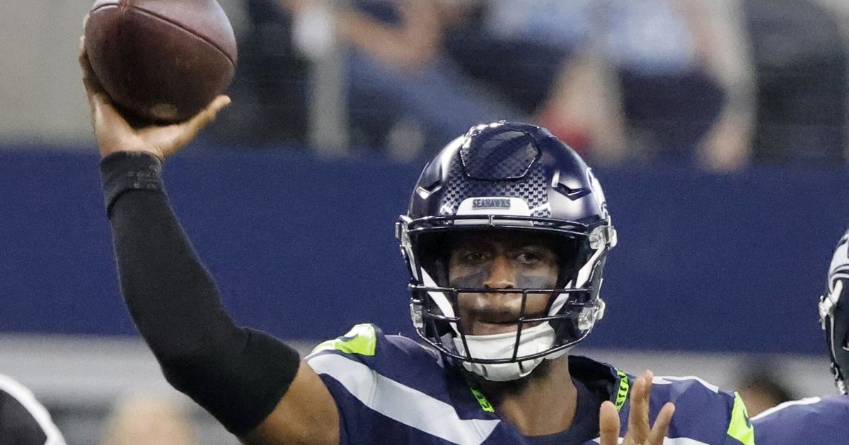 Seahawks name Geno Smith starting QB after preseason loss to Cowboys