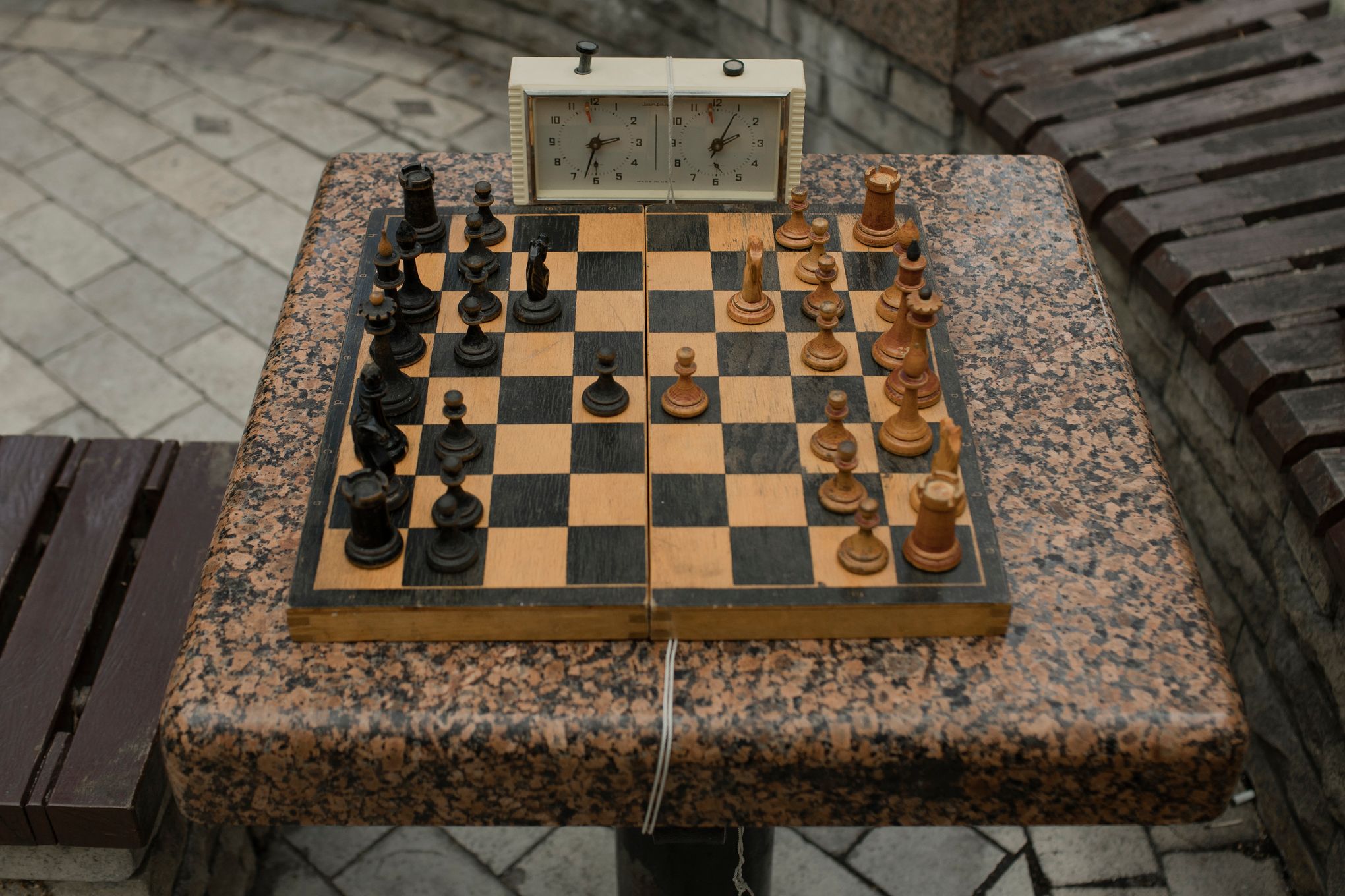 Ukrainian chess grandmaster who escaped war passes on skills to