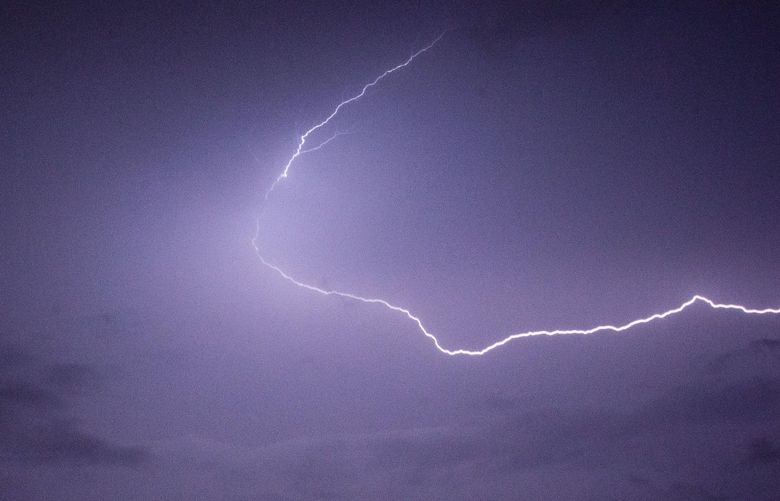 Thousands of lightning strikes hit NW after heat wave | The Seattle Times