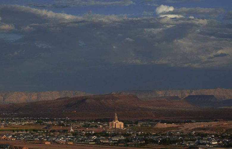 St. George, Utah, the nation’s fastest-growing metropolitan area, at sunset. The area has 180,000 residents, which is predicted to more than double by 2050. MUST CREDIT: Photo for The Washington Post by Bridget Bennett.