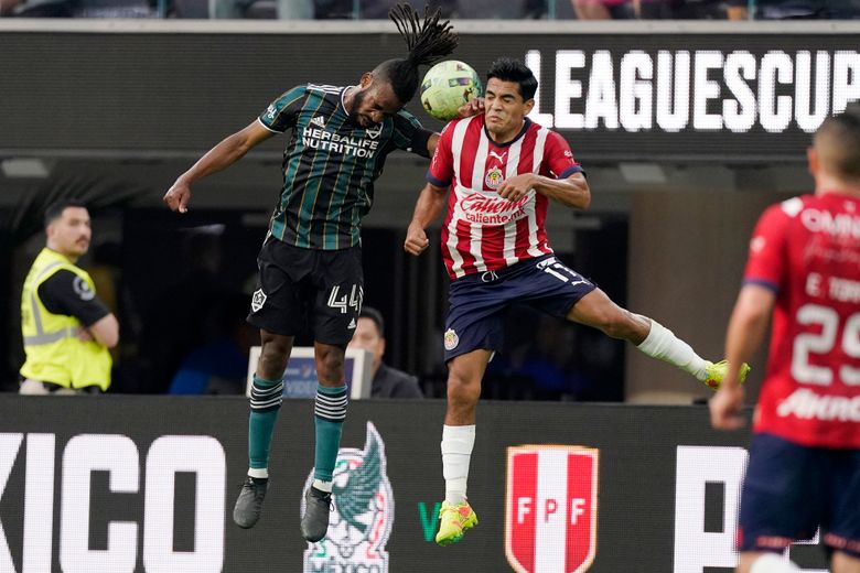 Galaxy top Chivas 2-0, América beats LAFC at SoFi Stadium