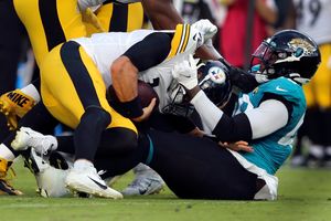 Pickett shines vs starters, Steelers top Jags in preseason - The San Diego  Union-Tribune