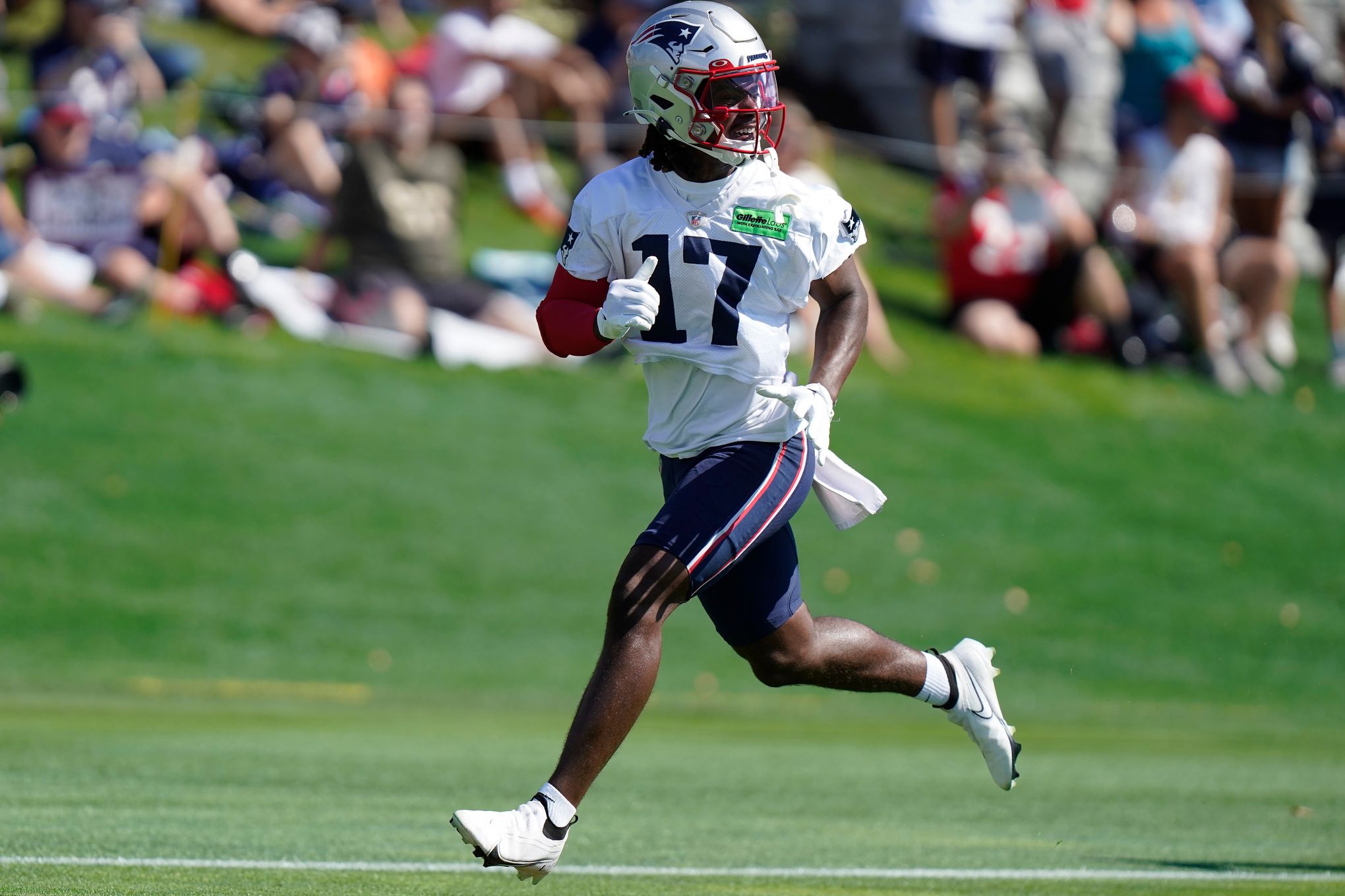 Multiple fights break out in a joint Patriots-Panthers practice with five  players ejected