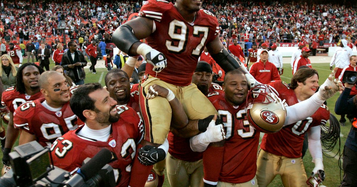 49ers celebrating Bryant Young's enshrinement into Hall of Fame