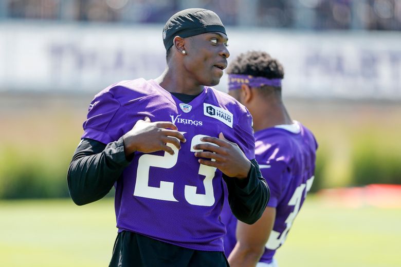 Vikings rookies, free agents go through on-field drills in Eagan