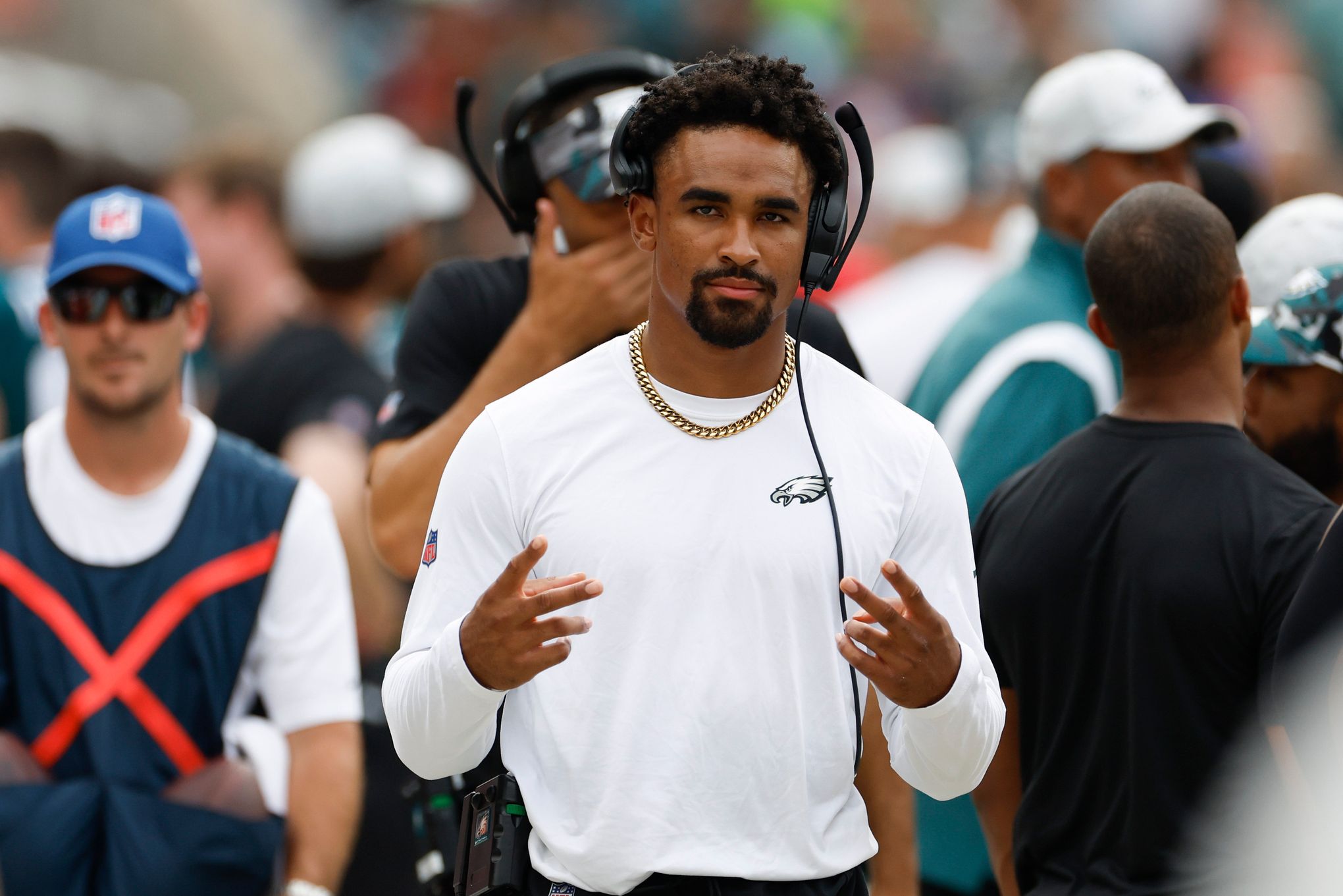 Eagles Jalen Hurts, AJ Brown argued on sideline, Sirianni stepped in