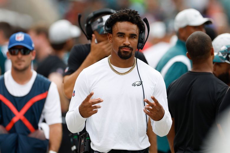 Eagles counting on Jalen Hurts to make run at NFC East - CBS Philadelphia