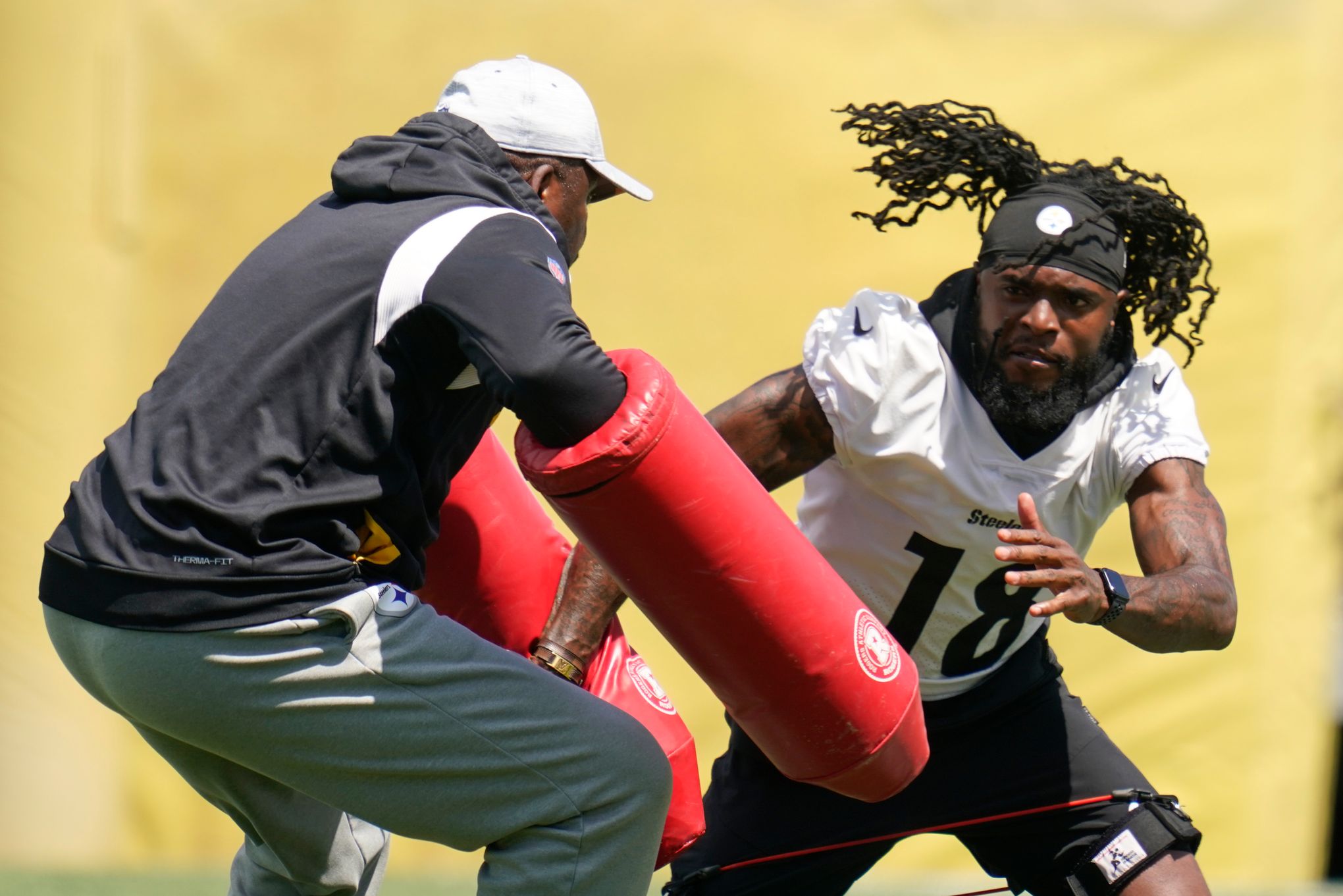 Steelers WR Diontae Johnson skips out on his own youth football camp