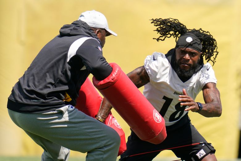 Pittsburgh Steelers wide receiver Anthony Johnson (83) during an NFL  football practice, Saturday, July 24, 2021, in Pittsburgh. (AP Photo/Keith  Srakocic Stock Photo - Alamy