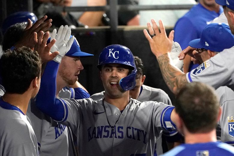 Whit Merrifield reaches 500 consecutive starts with Royals