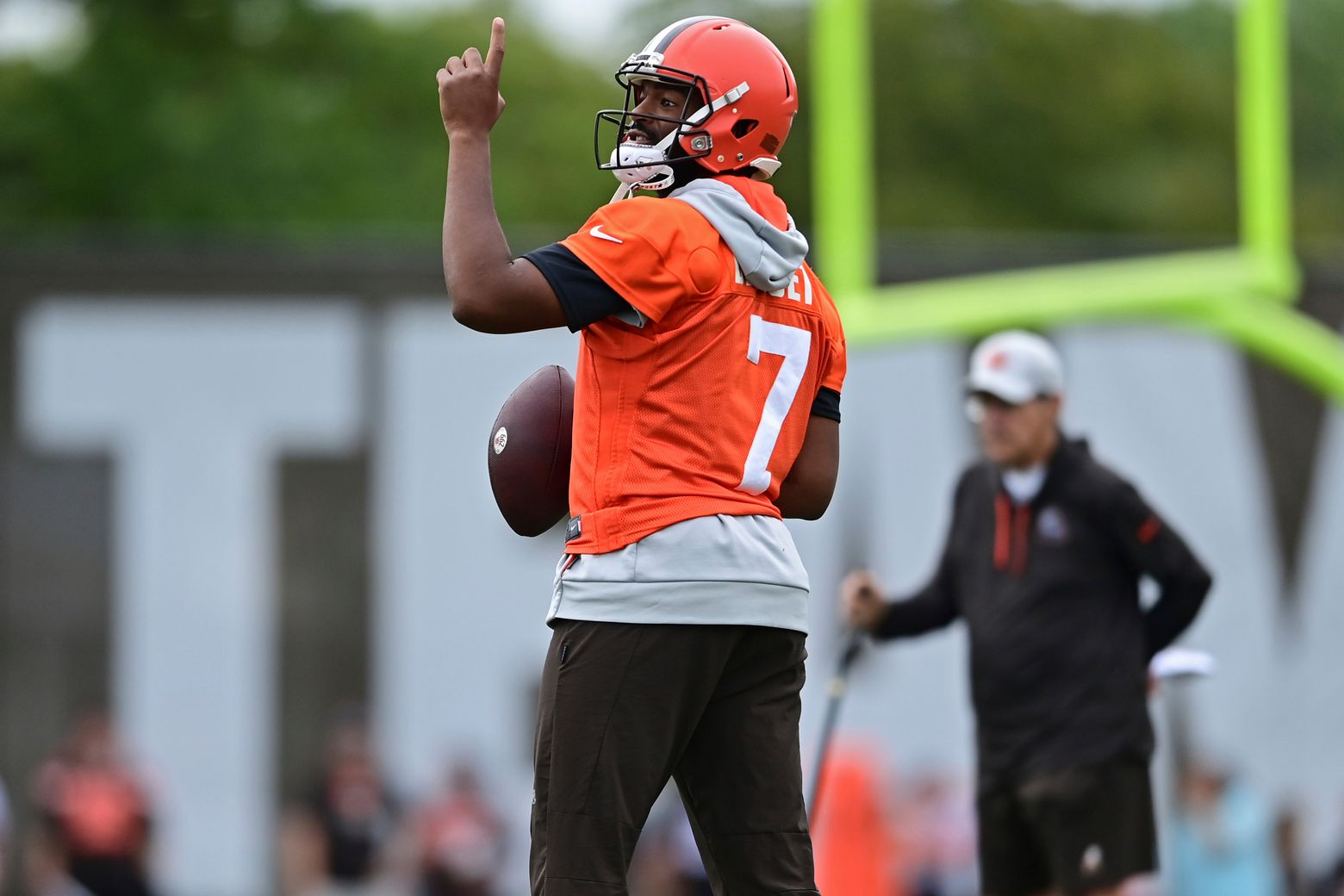 QB Brissett to start Browns' preseason finale against Bears