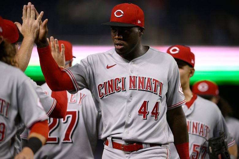 Cincinnati Reds debut newest uniforms